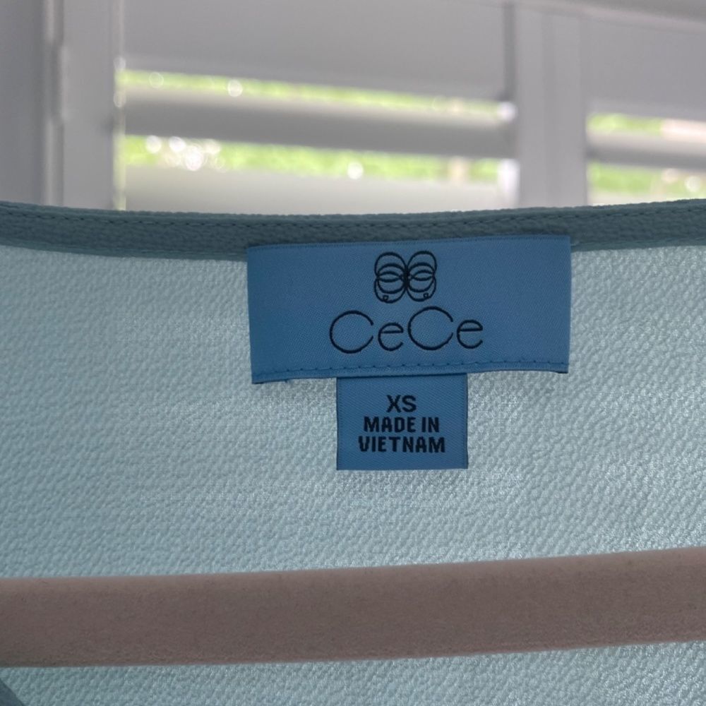 CeCe tie sleeve v-neck top - Picture 3 of 3